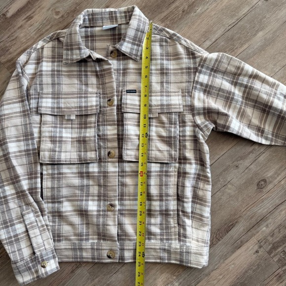 Columbia Women's Plaid Flannel Shacket Shirt Jacket Beige Brown Button Front XS - Picture 9 of 10